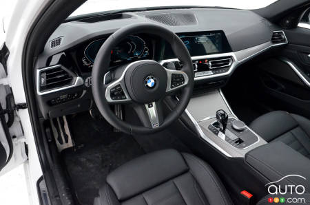 2021 BMW 330e xDrive, interior